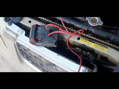 Cómo encender un carro automático sin arranque