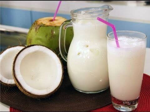 Receta fácil para hacer agua de coco en casa